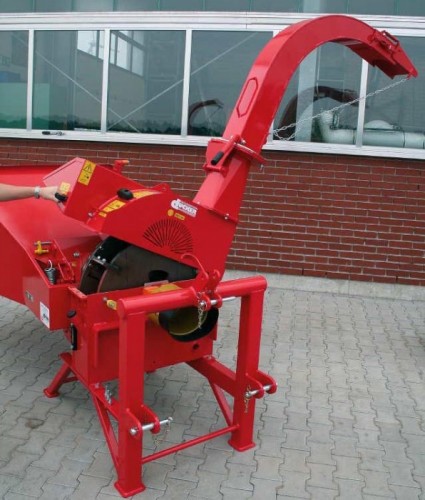 Dücker - drobilec lesa